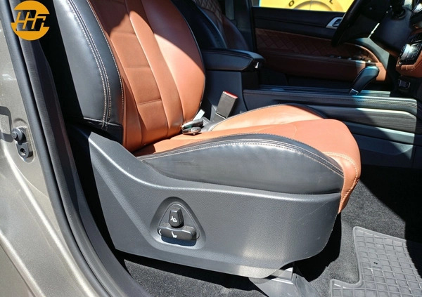 SsangYong REXTON cena 94900 przebieg: 240000, rok produkcji 2017 z Józefów małe 781